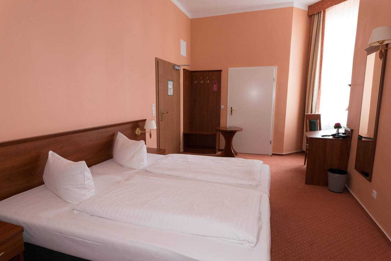 Rewari Hotel Berlín Exterior foto