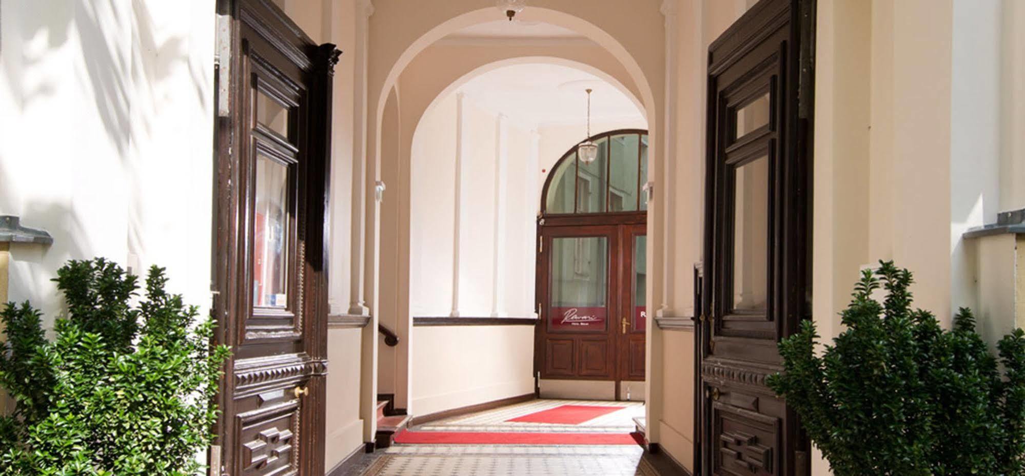 Rewari Hotel Berlín Exterior foto